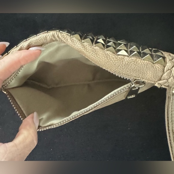 BEBE Beautiful Studded Beige Kissey Clutch Wristlet - Picture 7 of 13